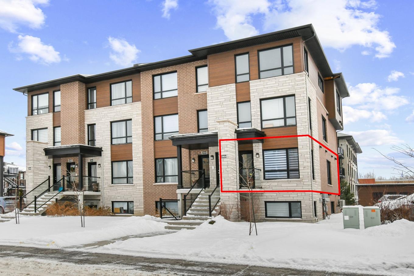 Façade - 3964 Rue Bernard-Hubert, Longueuil (Saint-Hubert), QC - Outdoor With Facade