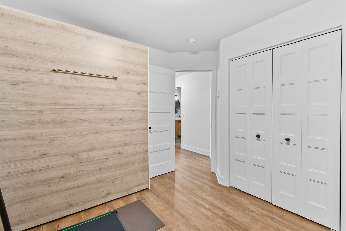 Bureau - 3964 Rue Bernard-Hubert, Longueuil (Saint-Hubert), QC - Indoor Photo Showing Other Room