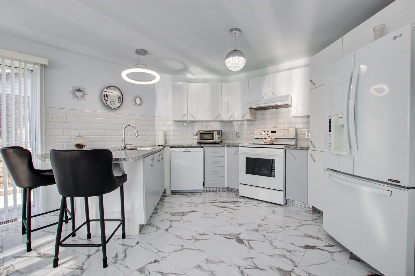 Kitchen - 1739 Rue Soucy, Longueuil (Saint-Hubert), QC - Indoor Photo Showing Kitchen