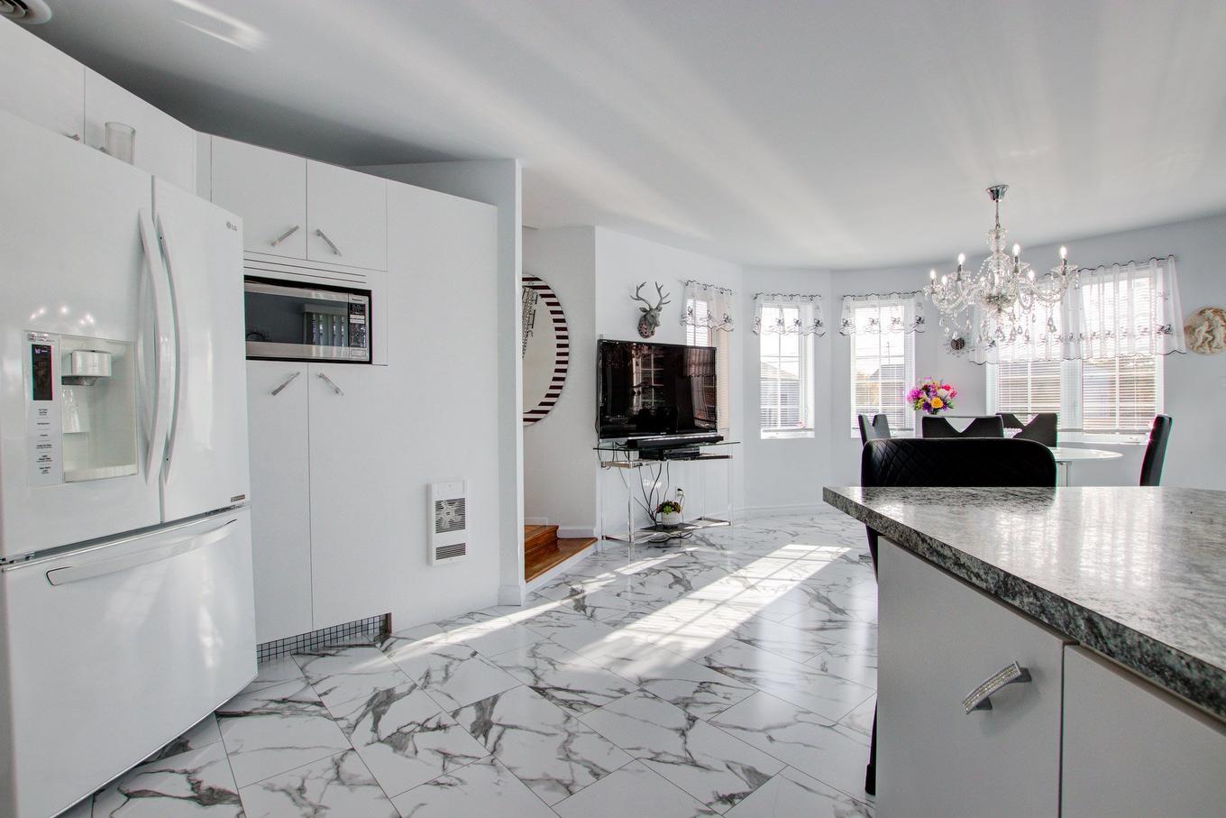 Kitchen - 1739 Rue Soucy, Longueuil (Saint-Hubert), QC - Indoor Photo Showing Kitchen