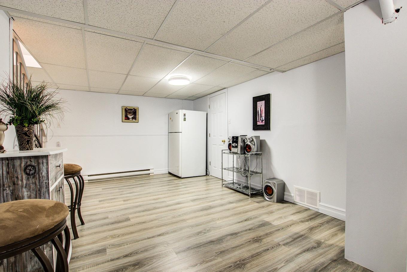 Family room - 1739 Rue Soucy, Longueuil (Saint-Hubert), QC - Indoor