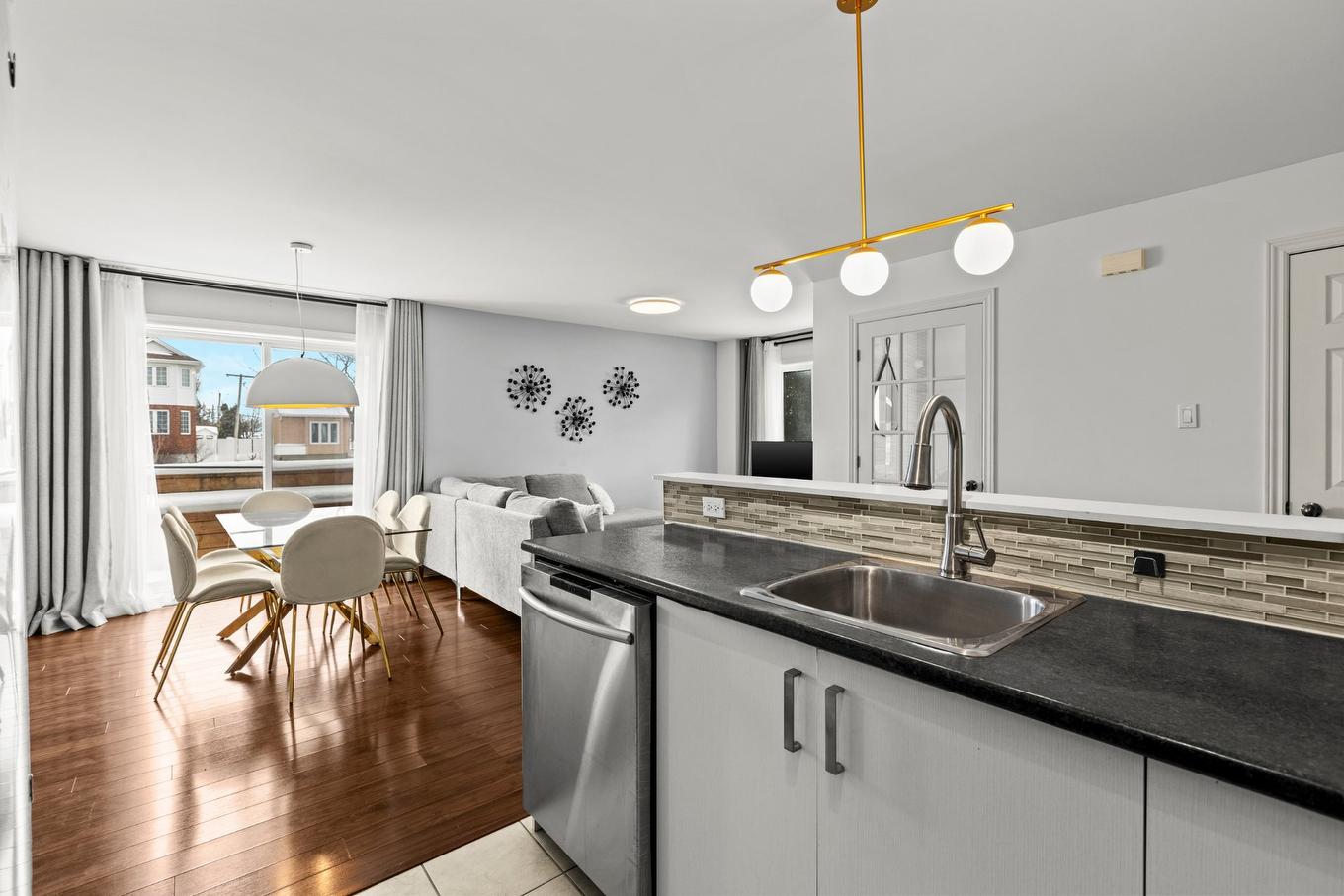 Cuisine - 3760 Boul. Gareau, Longueuil (Saint-Hubert), QC - Indoor Photo Showing Kitchen