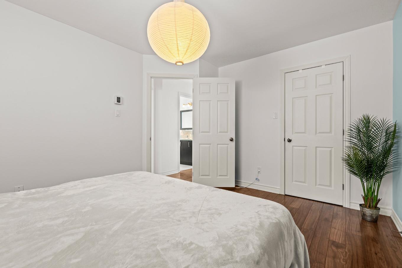 Chambre à coucher principale - 3760 Boul. Gareau, Longueuil (Saint-Hubert), QC - Indoor Photo Showing Bedroom