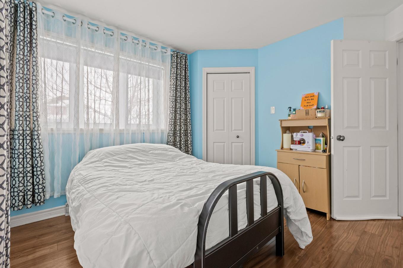 Chambre à coucher - 3760 Boul. Gareau, Longueuil (Saint-Hubert), QC - Indoor Photo Showing Bedroom