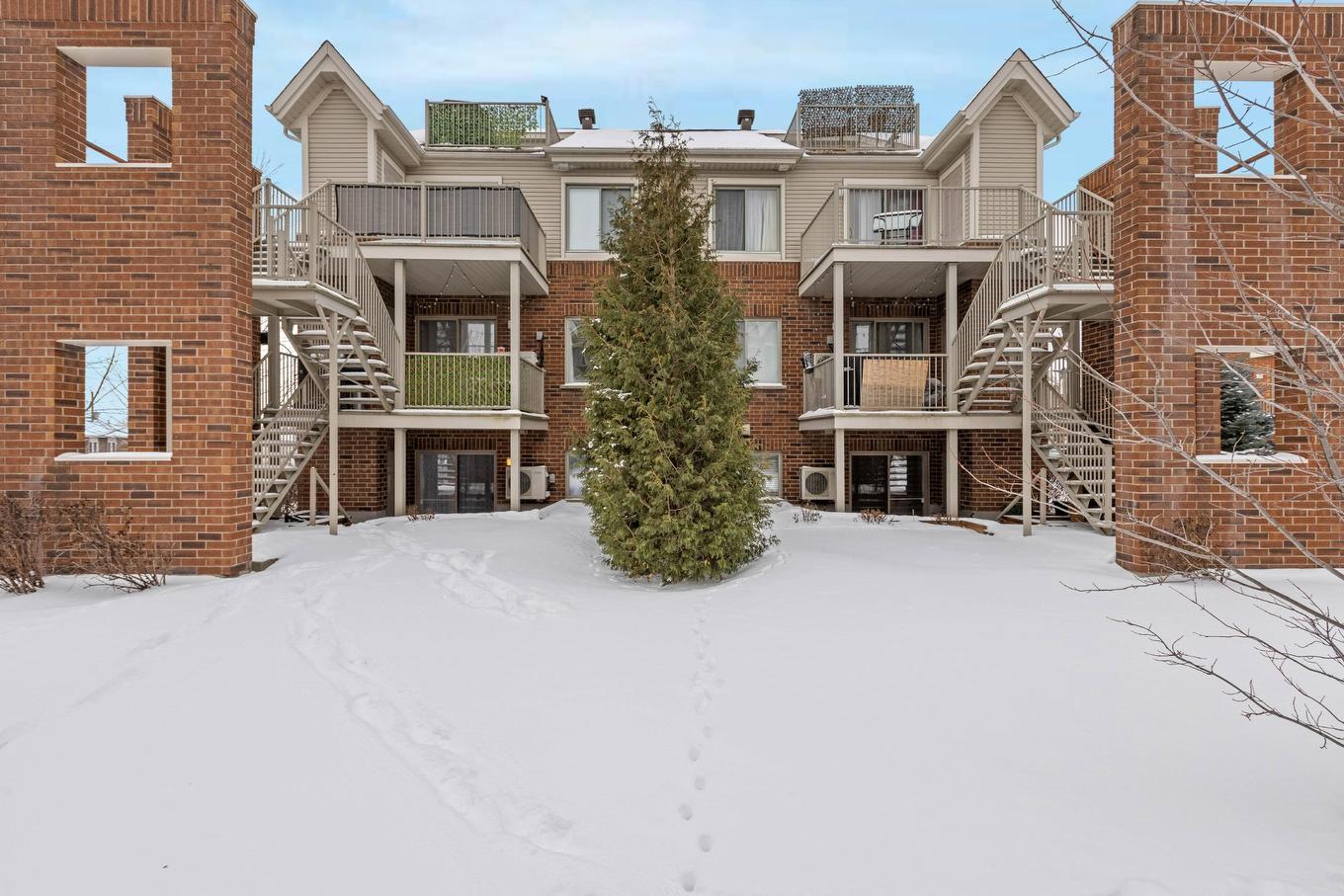 Vue d'ensemble - 3760 Boul. Gareau, Longueuil (Saint-Hubert), QC - Outdoor With Facade