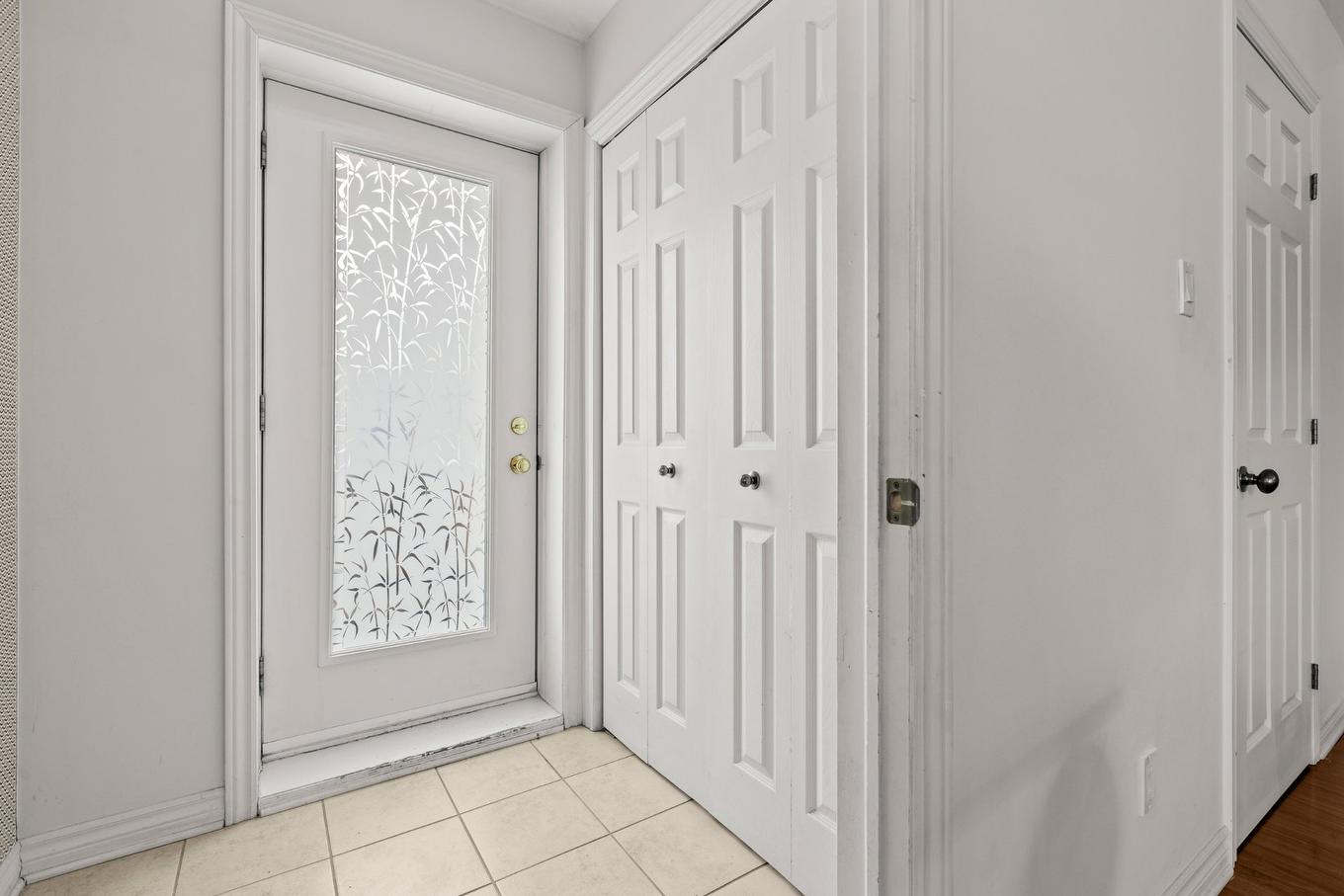 Hall d'entrée/Vestibule - 3760 Boul. Gareau, Longueuil (Saint-Hubert), QC - Indoor Photo Showing Other Room