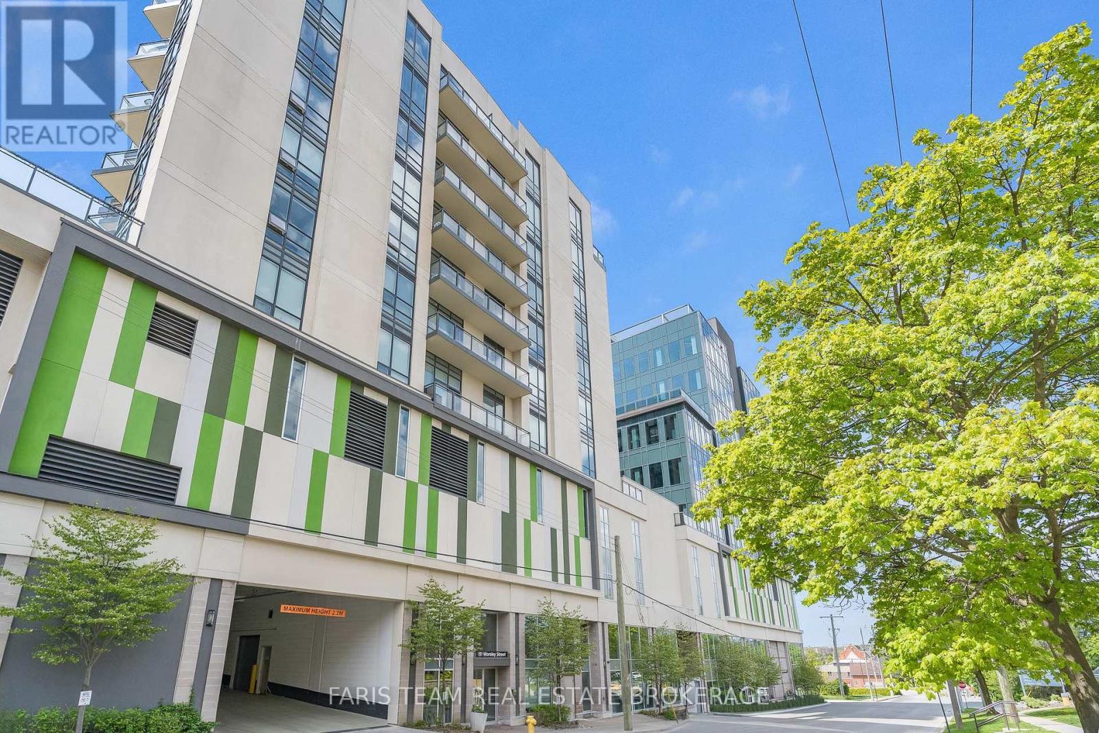 Gph5 - 111 Worsley Street, Barrie, ON - Outdoor