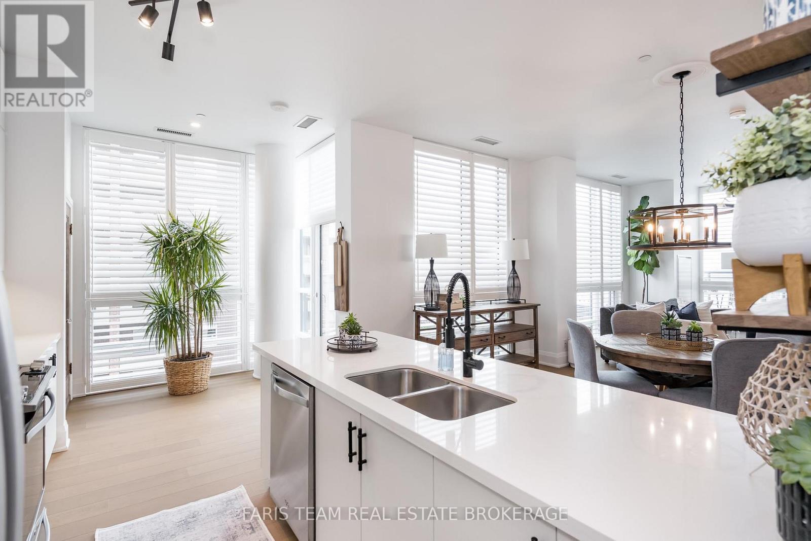 Gph5 - 111 Worsley Street, Barrie, ON - Indoor Photo Showing Kitchen With Double Sink