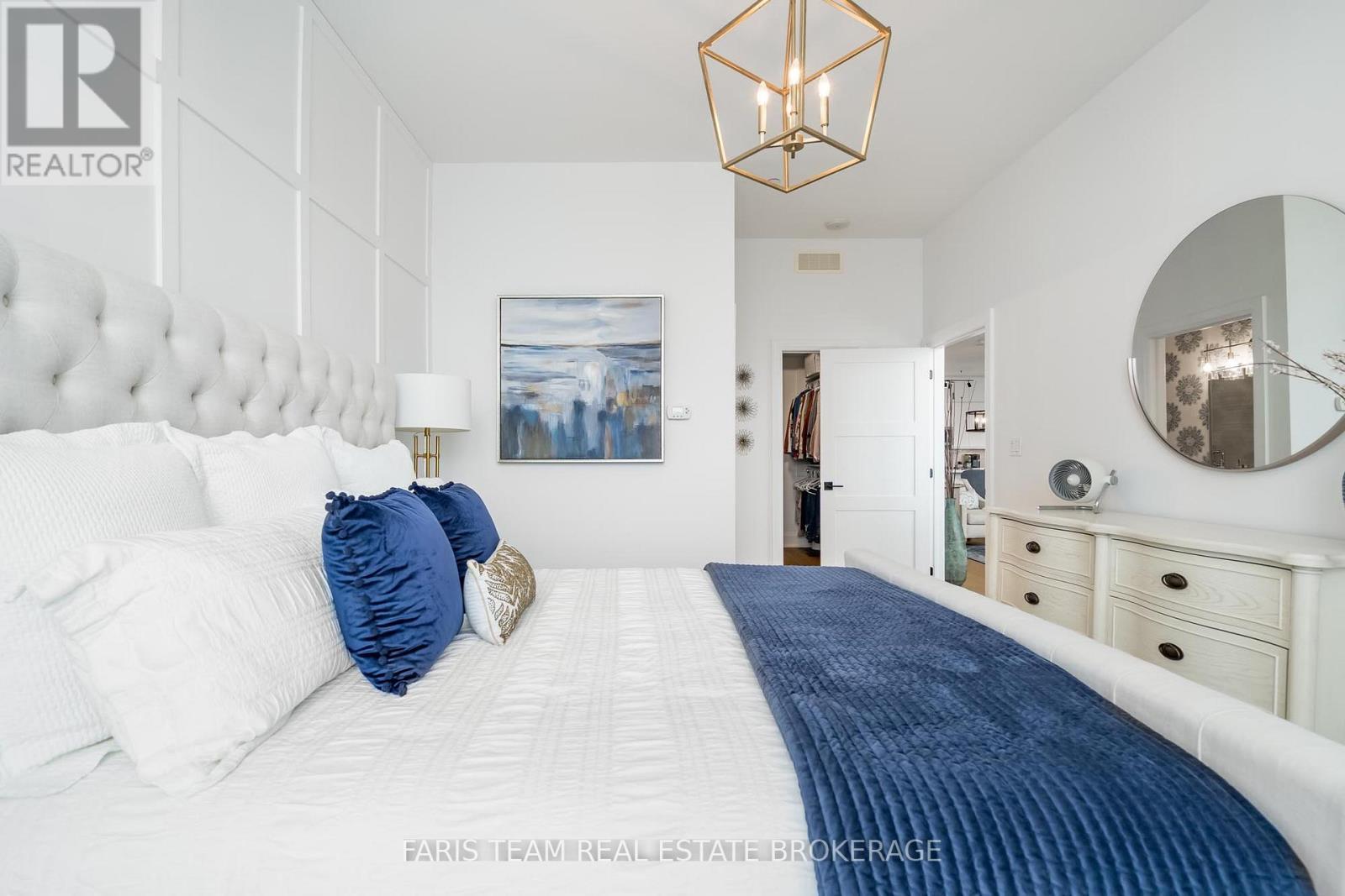 Gph5 - 111 Worsley Street, Barrie, ON - Indoor Photo Showing Bedroom