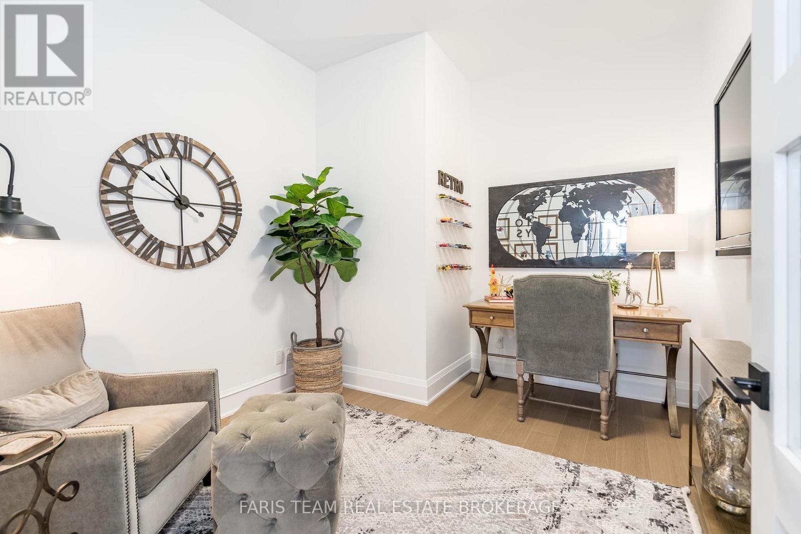 Gph5 - 111 Worsley Street, Barrie, ON - Indoor