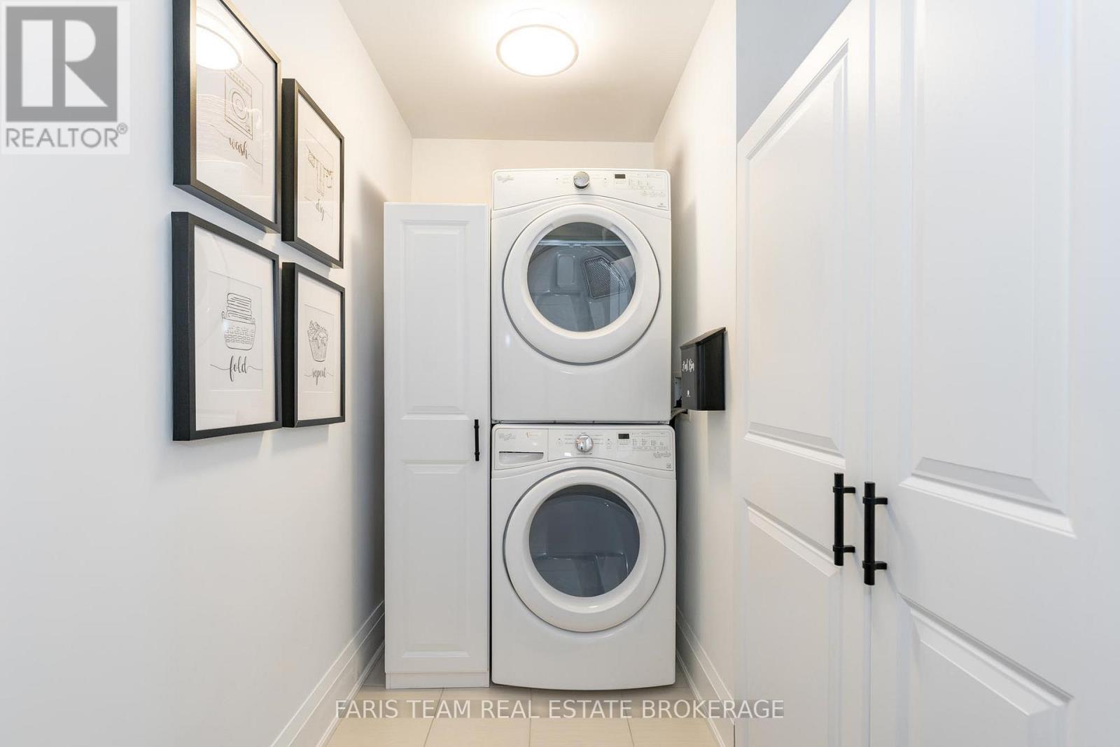 Gph5 - 111 Worsley Street, Barrie, ON - Indoor Photo Showing Laundry Room