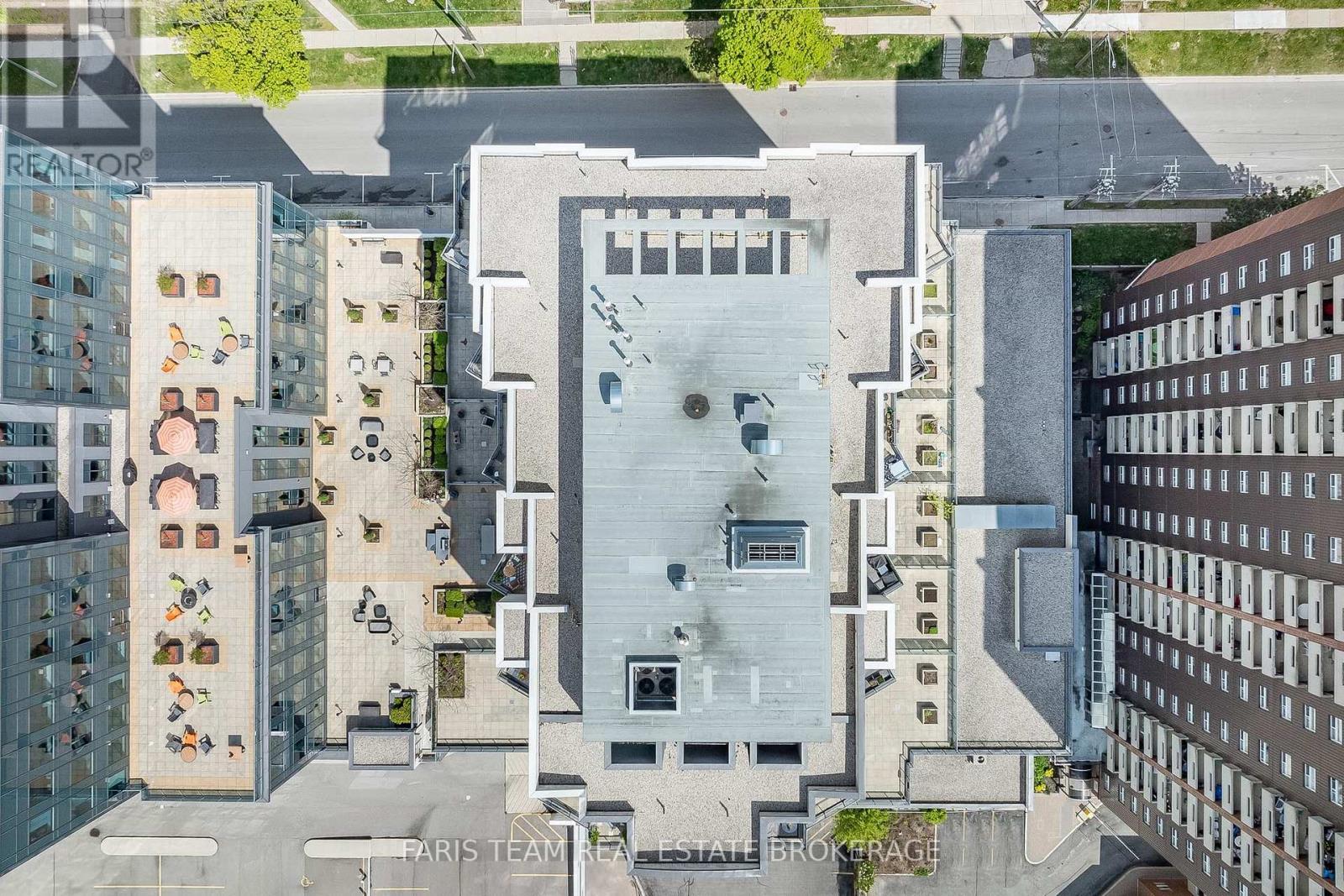 Gph5 - 111 Worsley Street, Barrie, ON - Outdoor