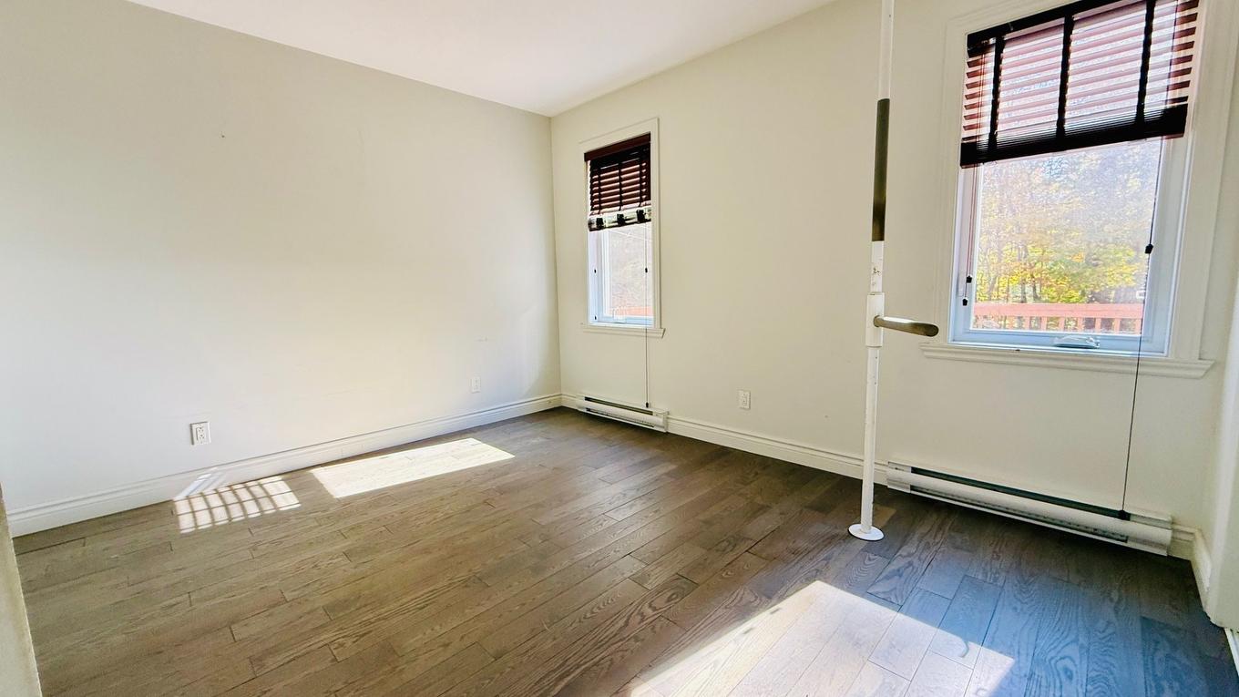 Chambre à coucher - 178 Rue Des Tournesols, Saint-Colomban, QC - Indoor Photo Showing Other Room