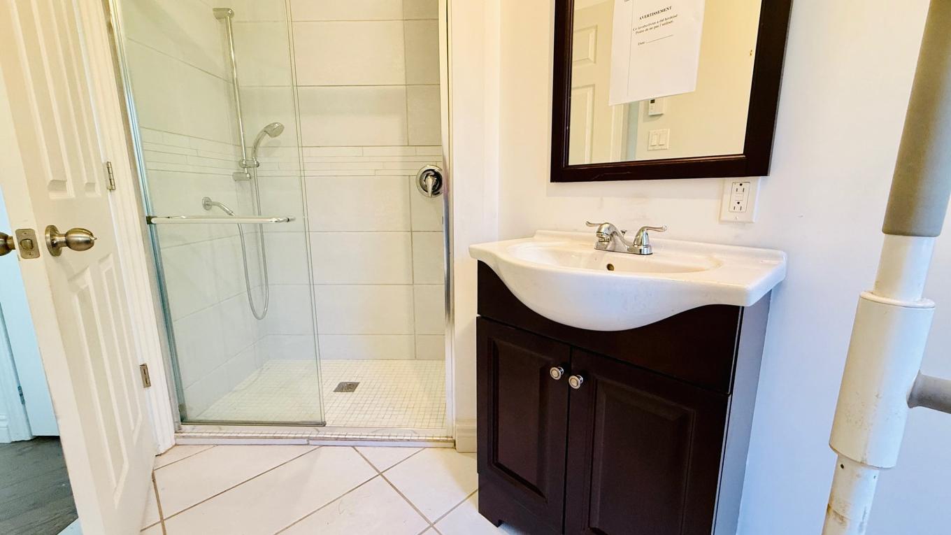 Salle de bains - 178 Rue Des Tournesols, Saint-Colomban, QC - Indoor Photo Showing Bathroom