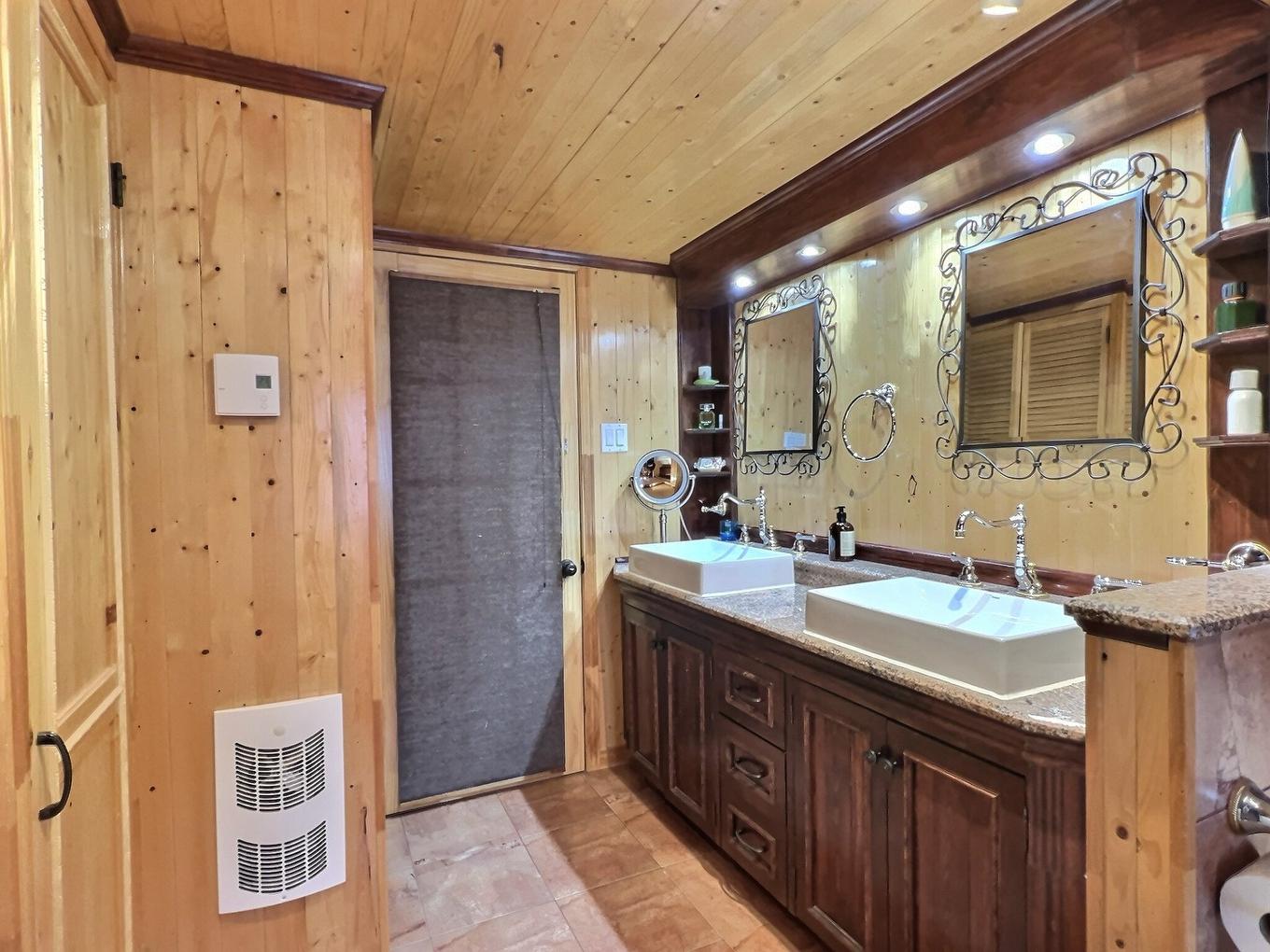 Salle de bains - 348 Rue St-Onésime, Lévis (Desjardins), QC - Indoor