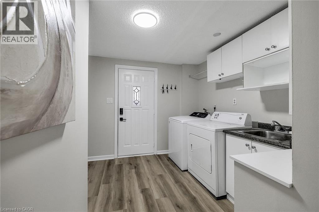 7030 Copenhagen Road Unit# 49, Mississauga, ON - Indoor Photo Showing Laundry Room