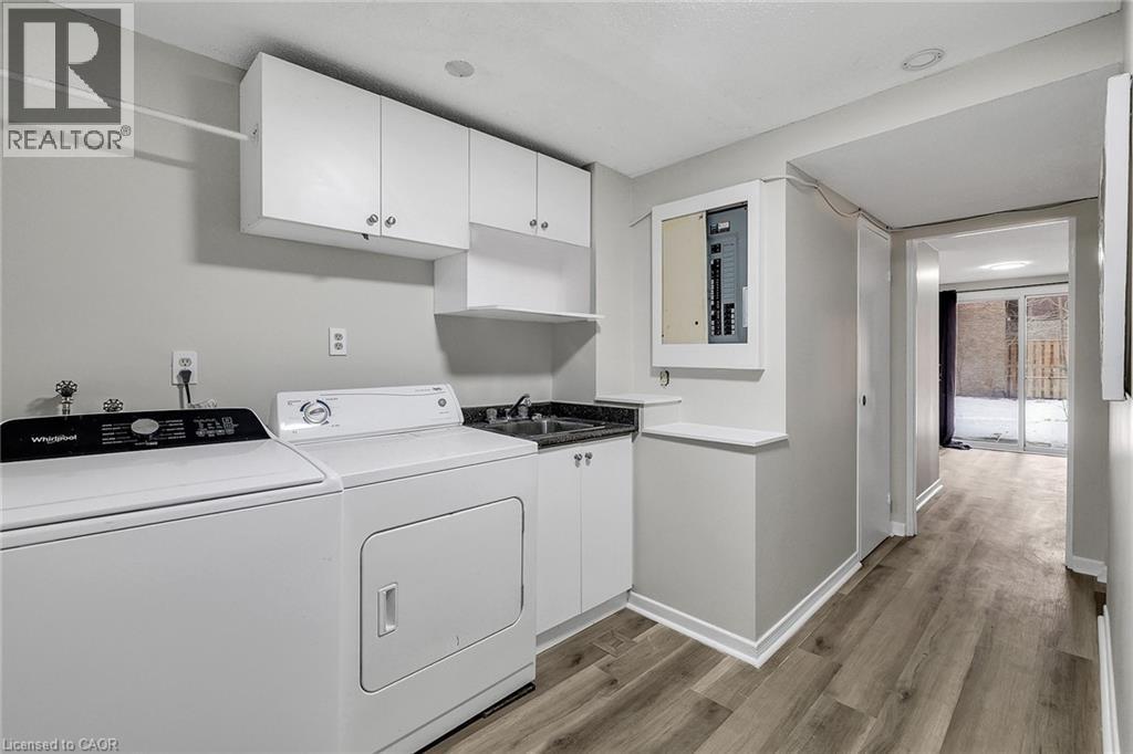7030 Copenhagen Road Unit# 49, Mississauga, ON - Indoor Photo Showing Laundry Room