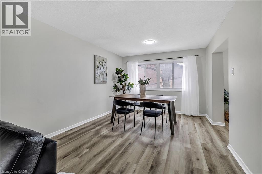 7030 Copenhagen Road Unit# 49, Mississauga, ON - Indoor Photo Showing Dining Room