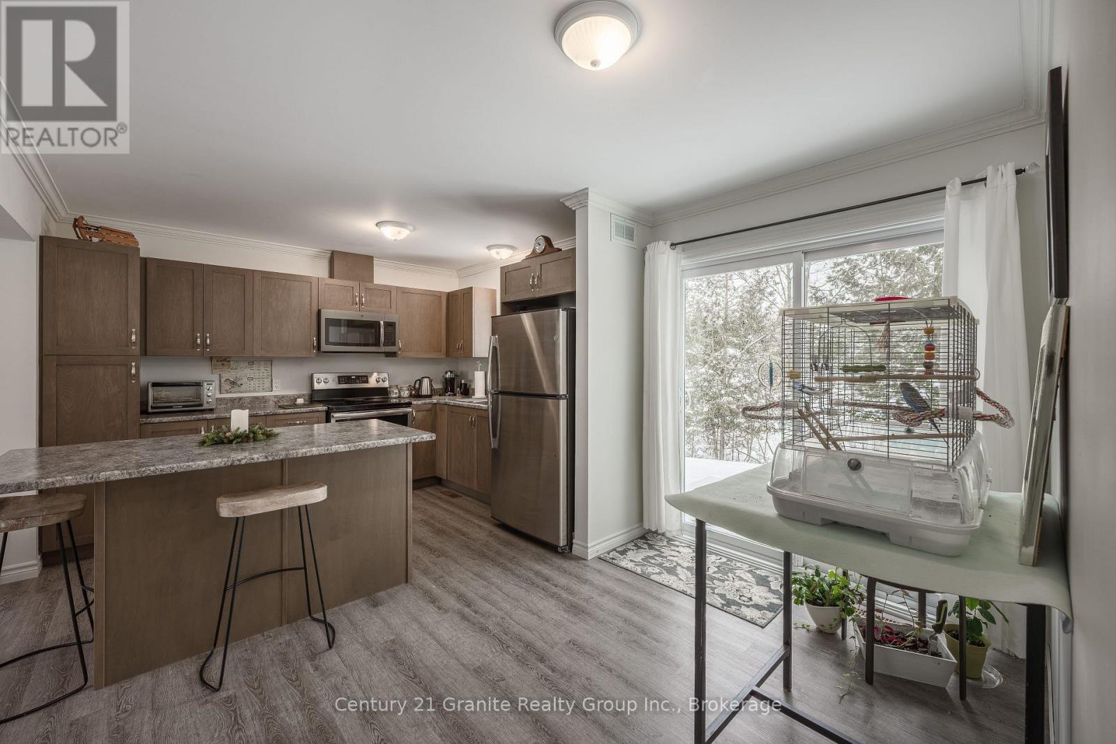 1015 Guilford Court, Dysart Et Al (Guilford), ON - Indoor Photo Showing Kitchen