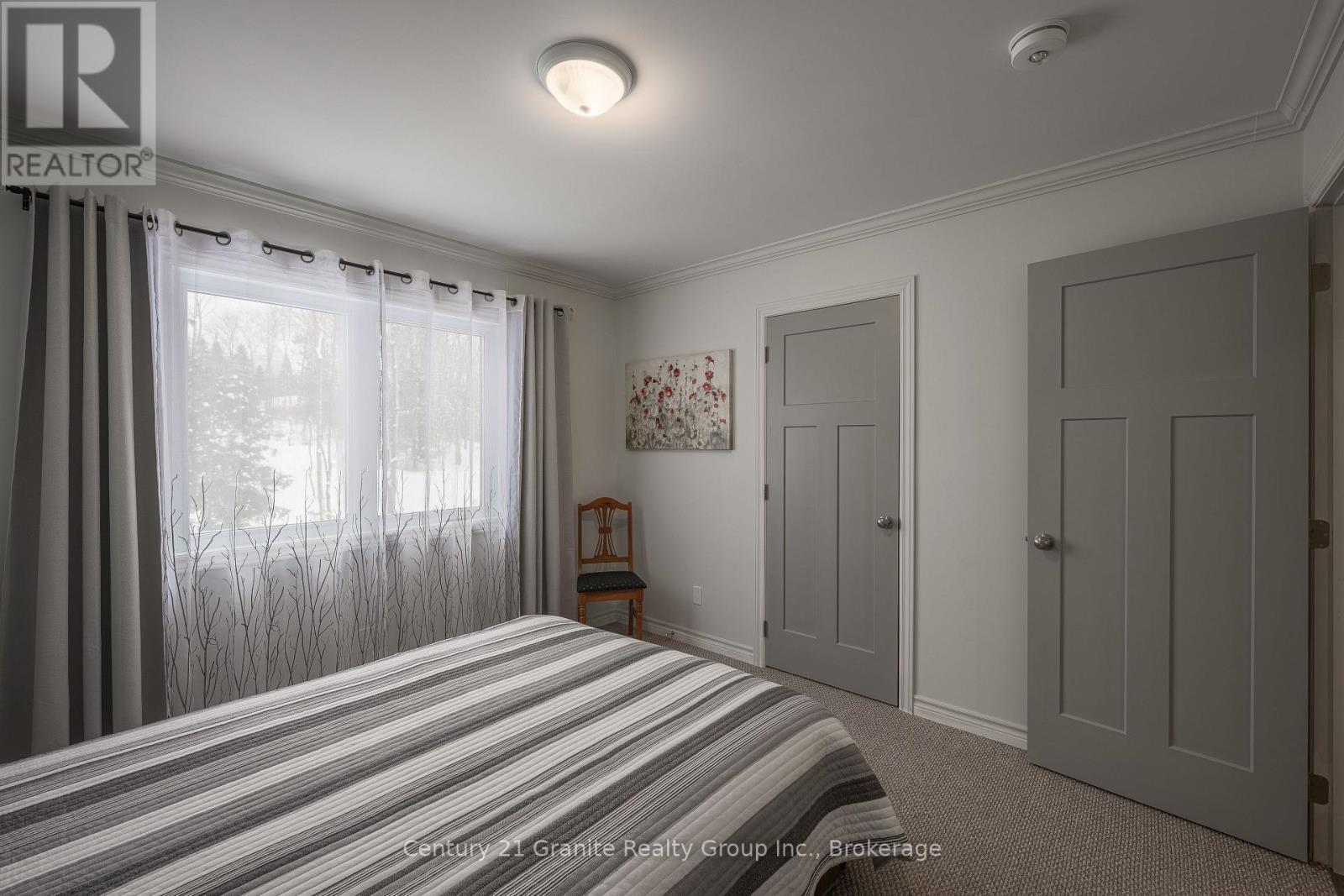 1015 Guilford Court, Dysart Et Al (Guilford), ON - Indoor Photo Showing Bedroom