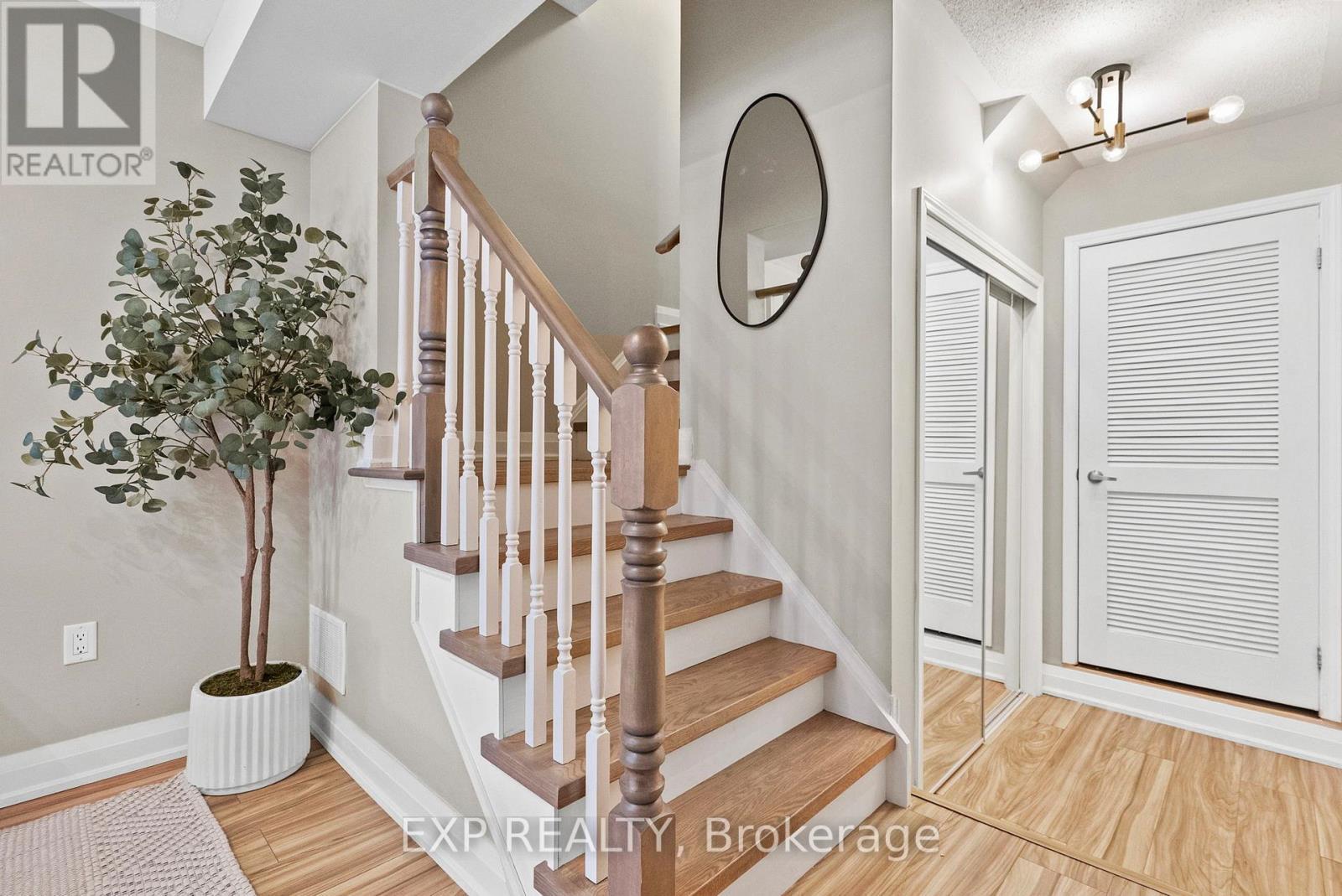 945 Deverell Place, Milton, ON - Indoor Photo Showing Other Room