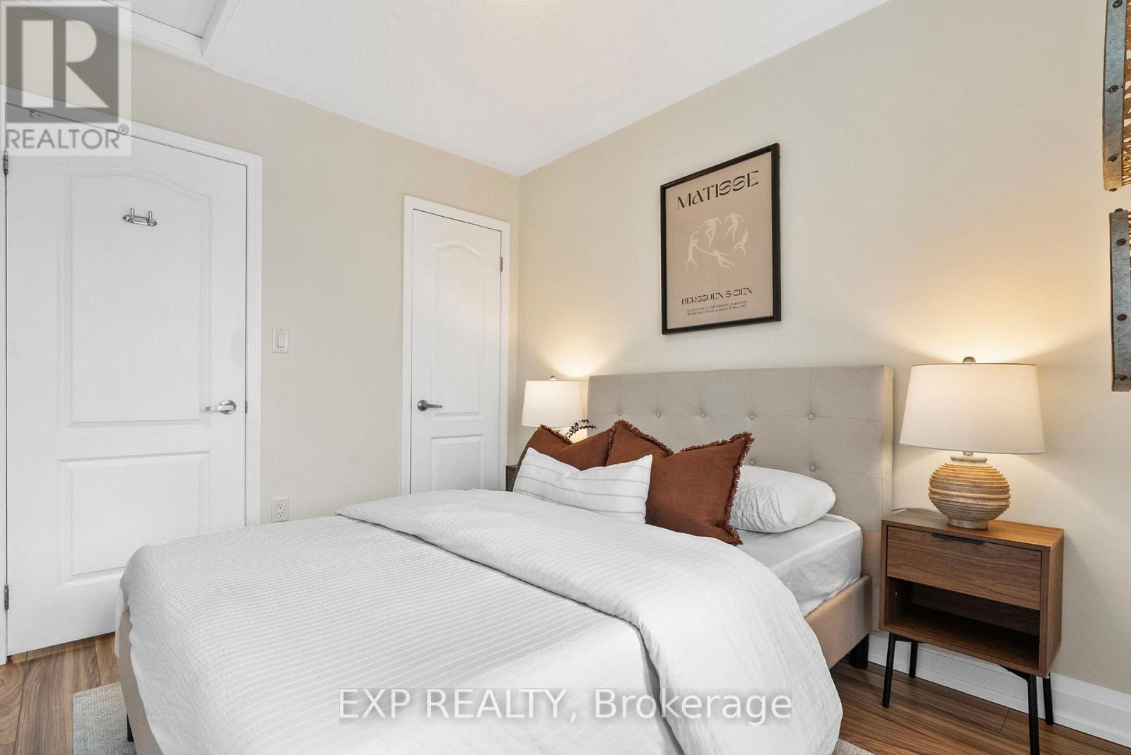 945 Deverell Place, Milton, ON - Indoor Photo Showing Bedroom