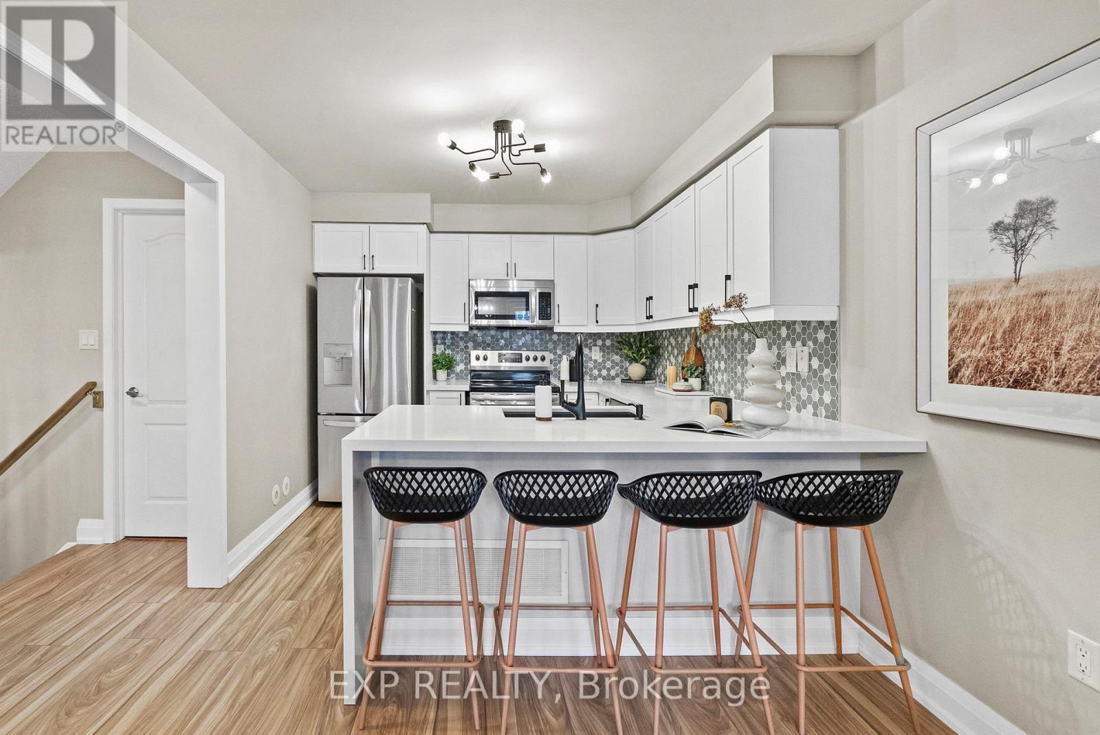 945 Deverell Place, Milton, ON - Indoor Photo Showing Kitchen With Upgraded Kitchen