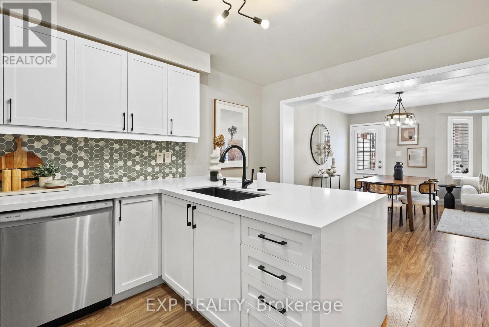 945 Deverell Place, Milton, ON - Indoor Photo Showing Kitchen With Upgraded Kitchen