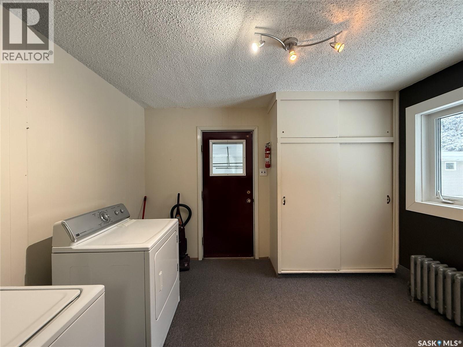 475 Main Street, Englefeld, SK - Indoor Photo Showing Laundry Room
