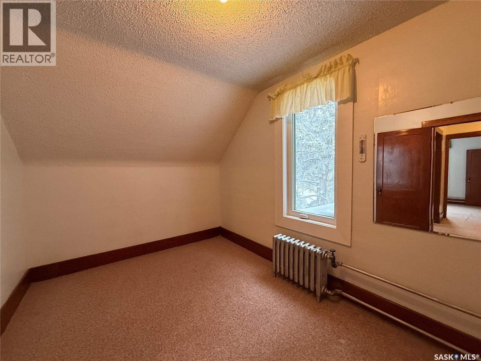 475 Main Street, Englefeld, SK - Indoor Photo Showing Other Room