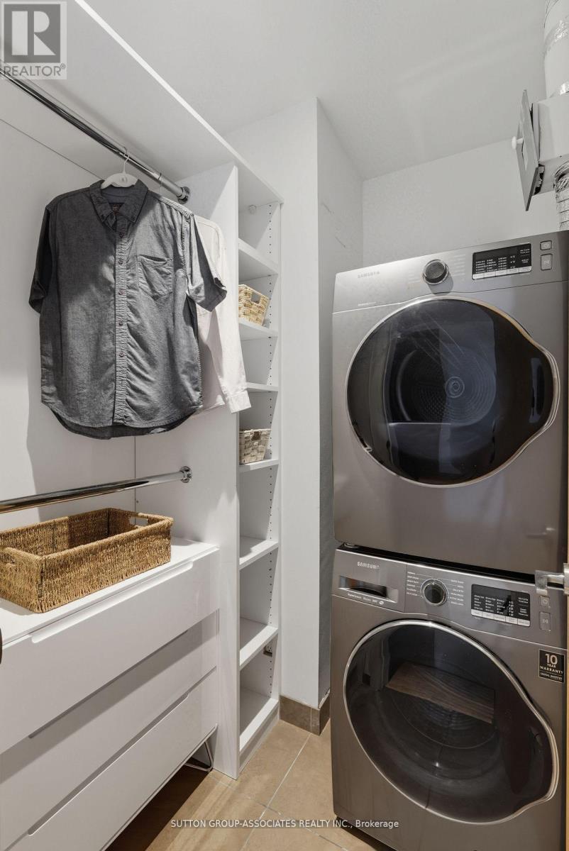 408 - 385 Brunswick Avenue, Toronto, ON - Indoor Photo Showing Laundry Room