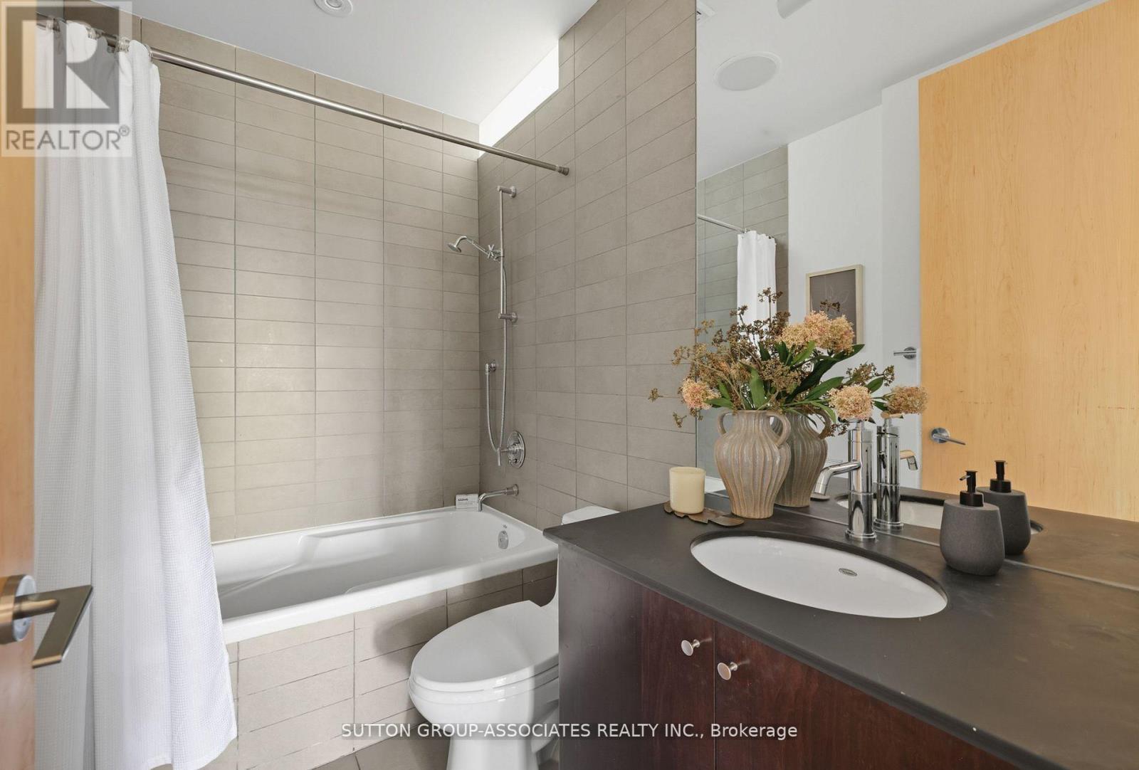 408 - 385 Brunswick Avenue, Toronto, ON - Indoor Photo Showing Bathroom