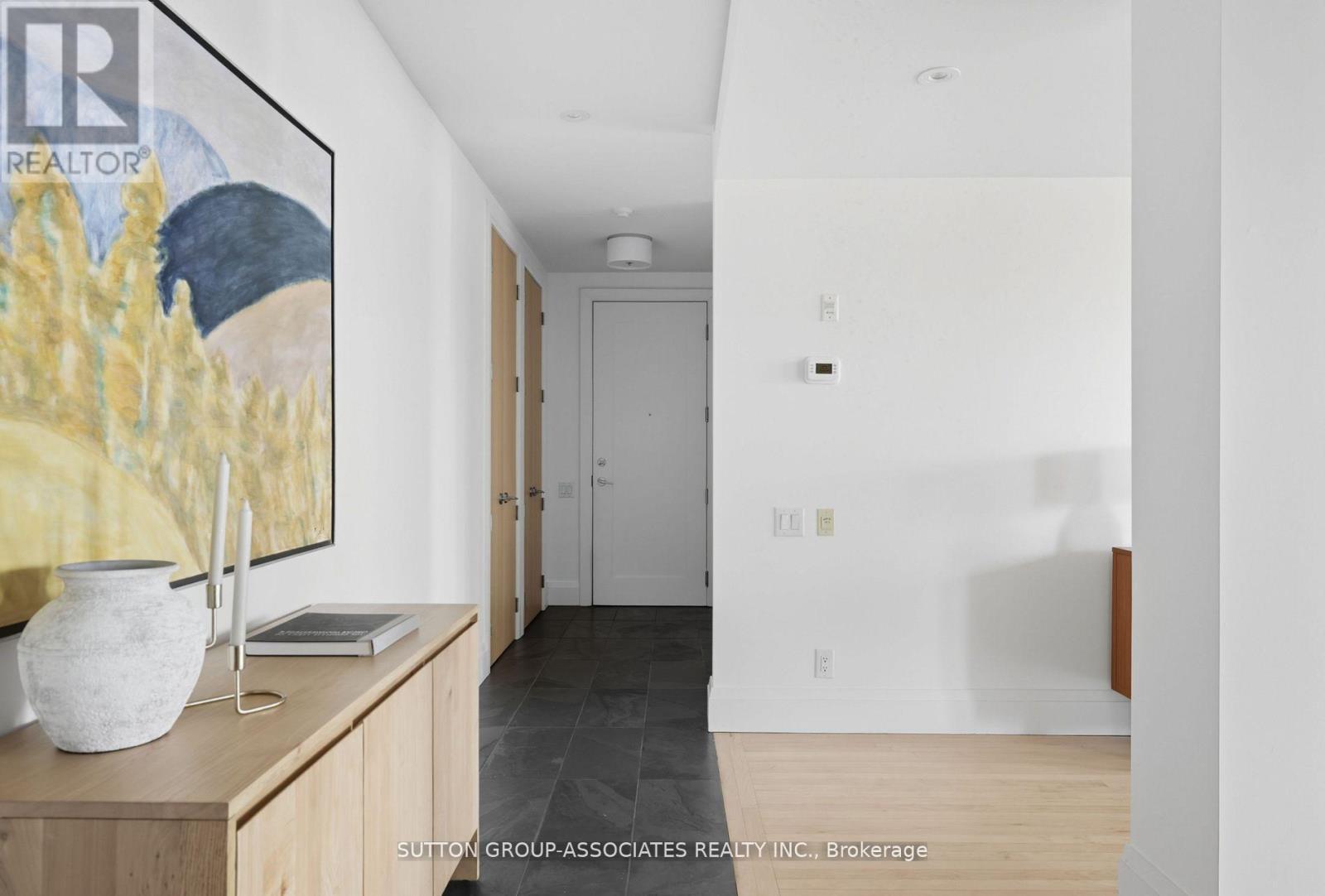 408 - 385 Brunswick Avenue, Toronto, ON - Indoor Photo Showing Other Room