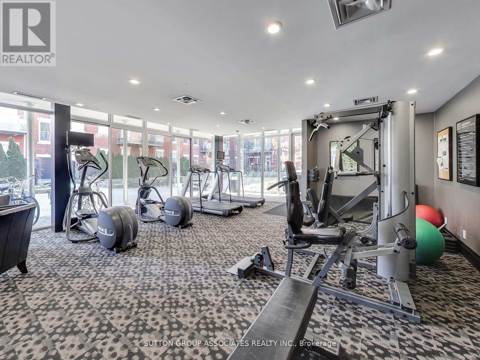 408 - 385 Brunswick Avenue, Toronto, ON - Indoor Photo Showing Gym Room