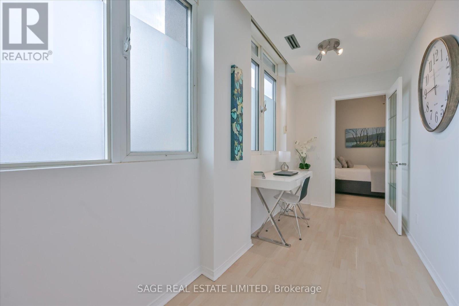 Sunroom - 413 - 555 Yonge Street, Toronto, ON -