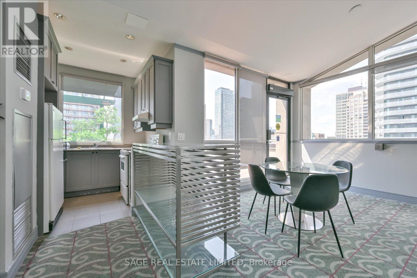 Party Room - 413 - 555 Yonge Street, Toronto, ON - Indoor Photo Showing Dining Room