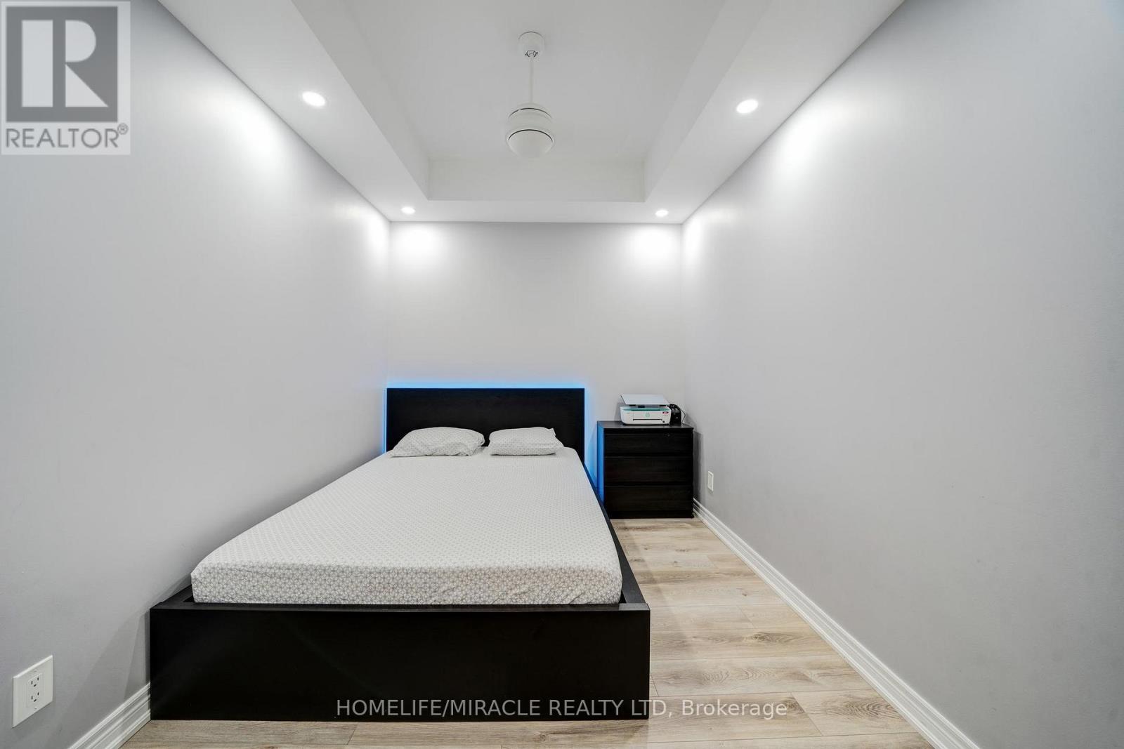 303 - 650 Gordon Street, Whitby, ON - Indoor Photo Showing Bedroom