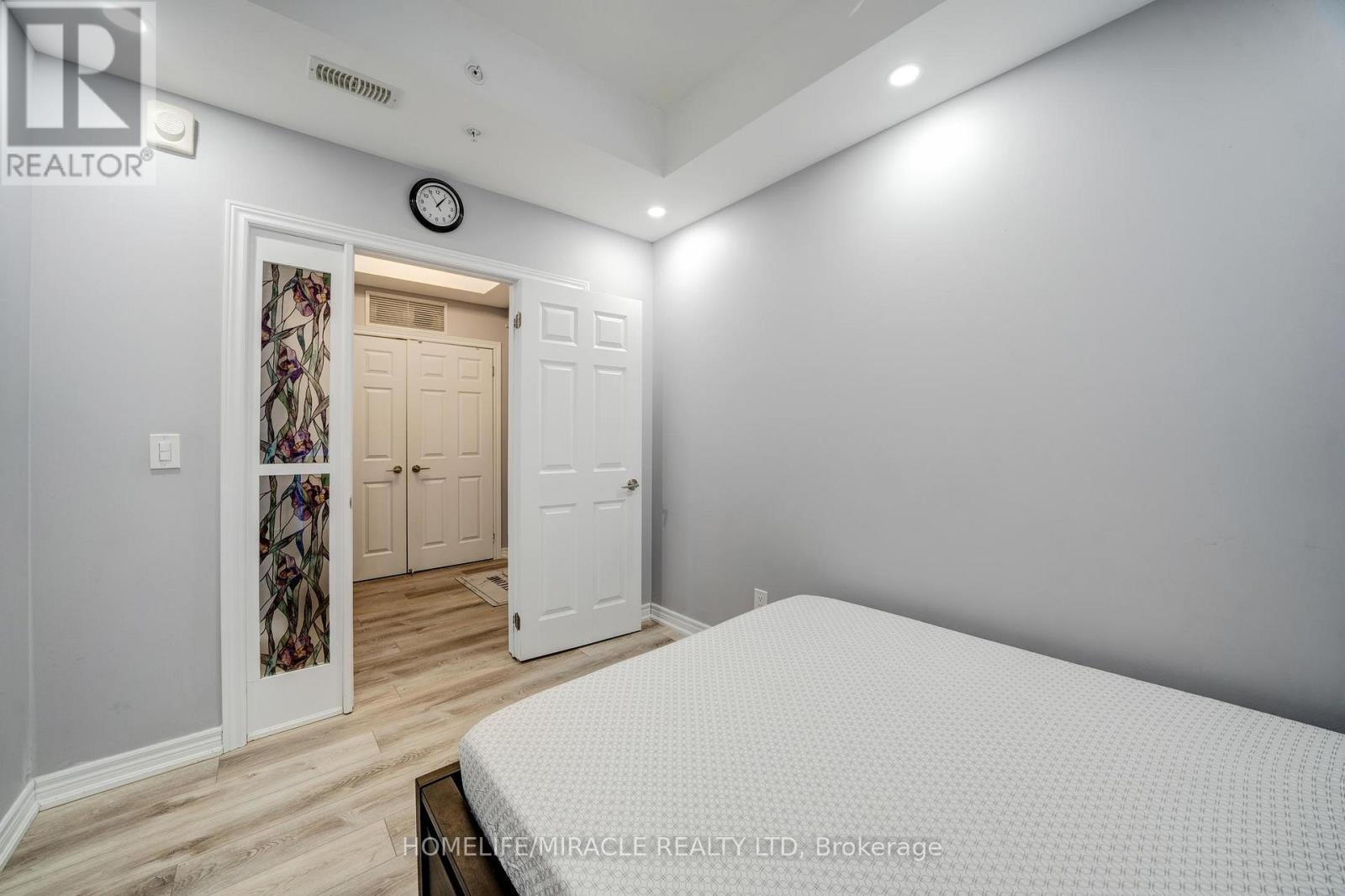 303 - 650 Gordon Street, Whitby, ON - Indoor