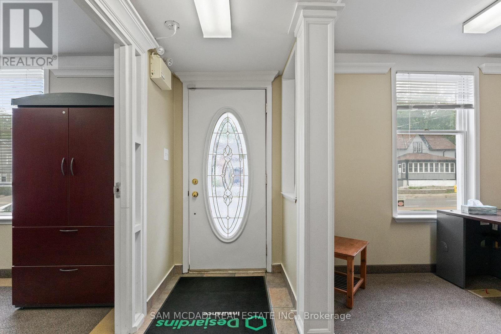 571 Kingston Road W, Ajax, ON