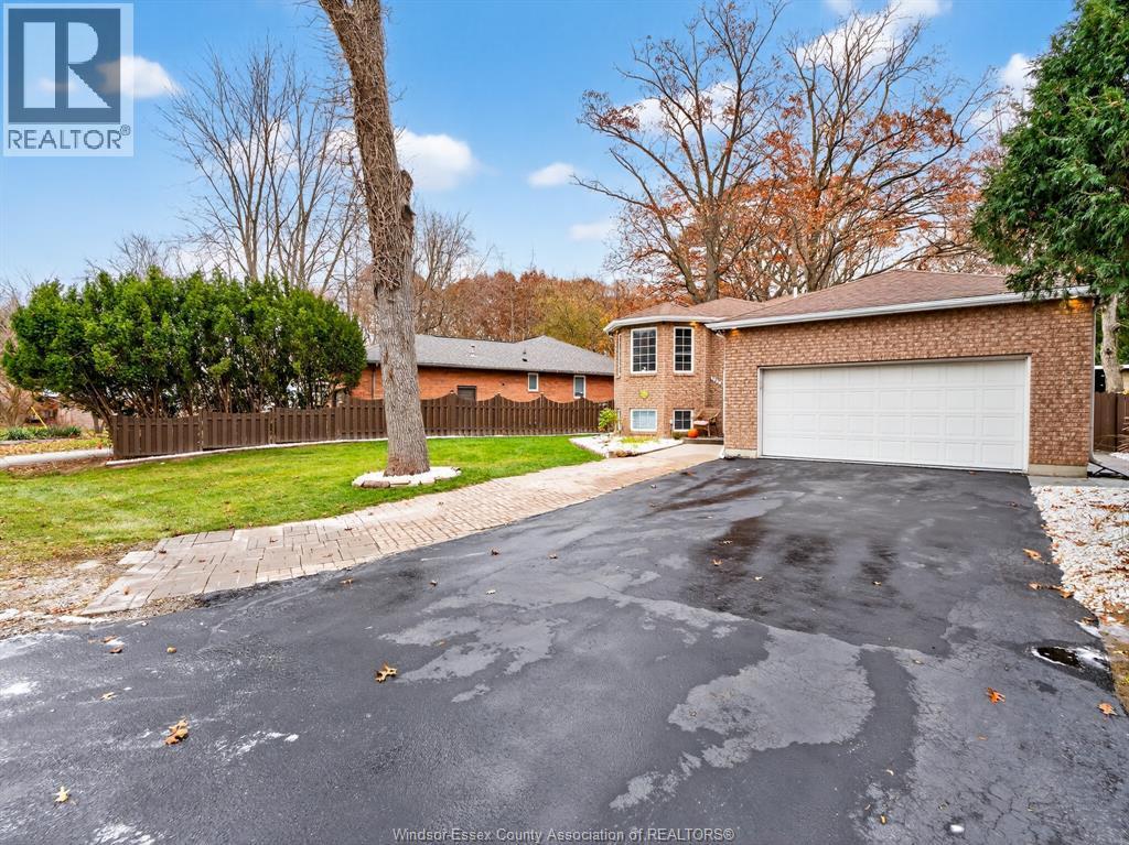 6860 Matchette Road, Lasalle, ON - Outdoor