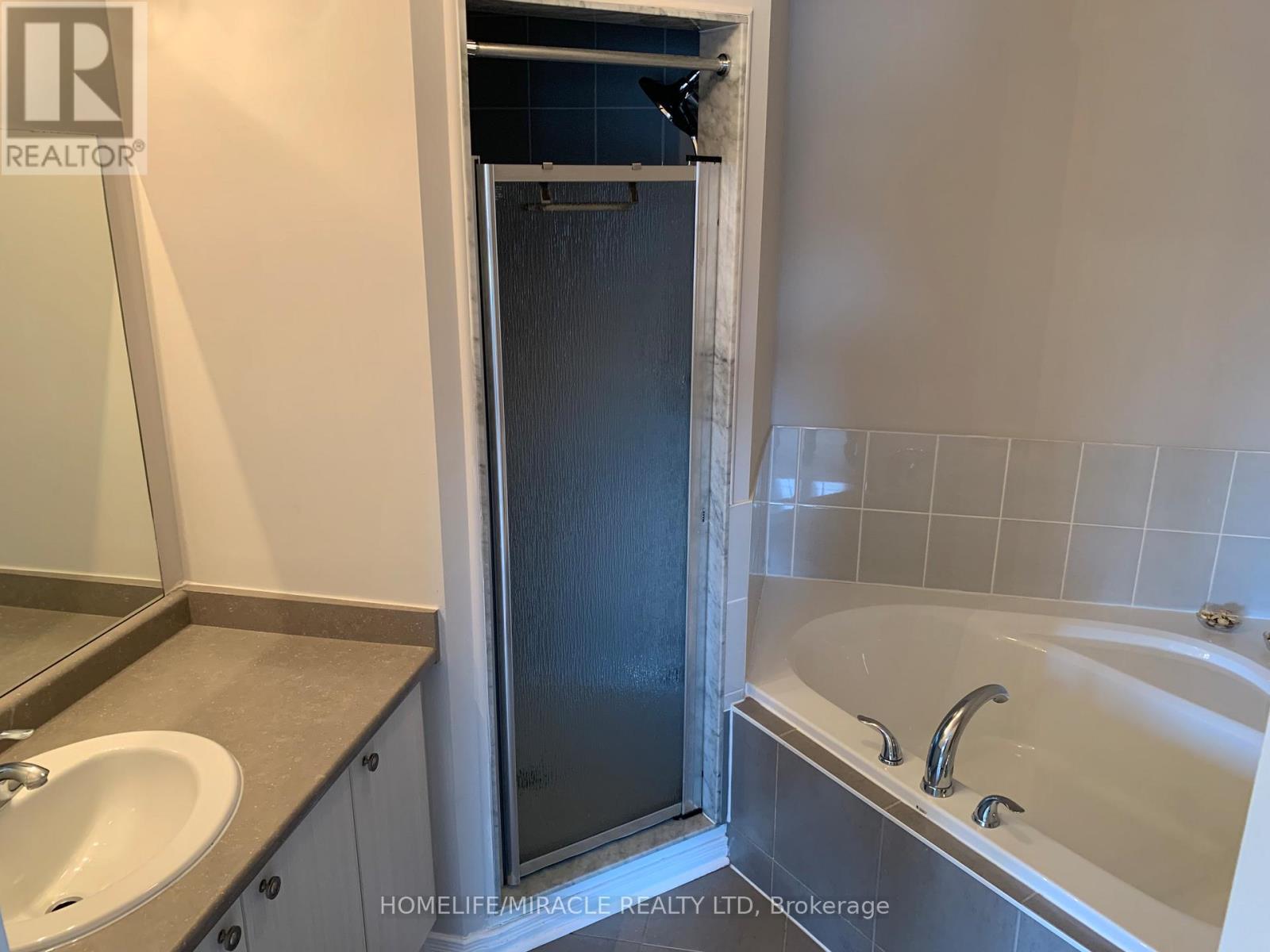 866 Francine Crescent, Mississauga, ON - Indoor Photo Showing Bathroom