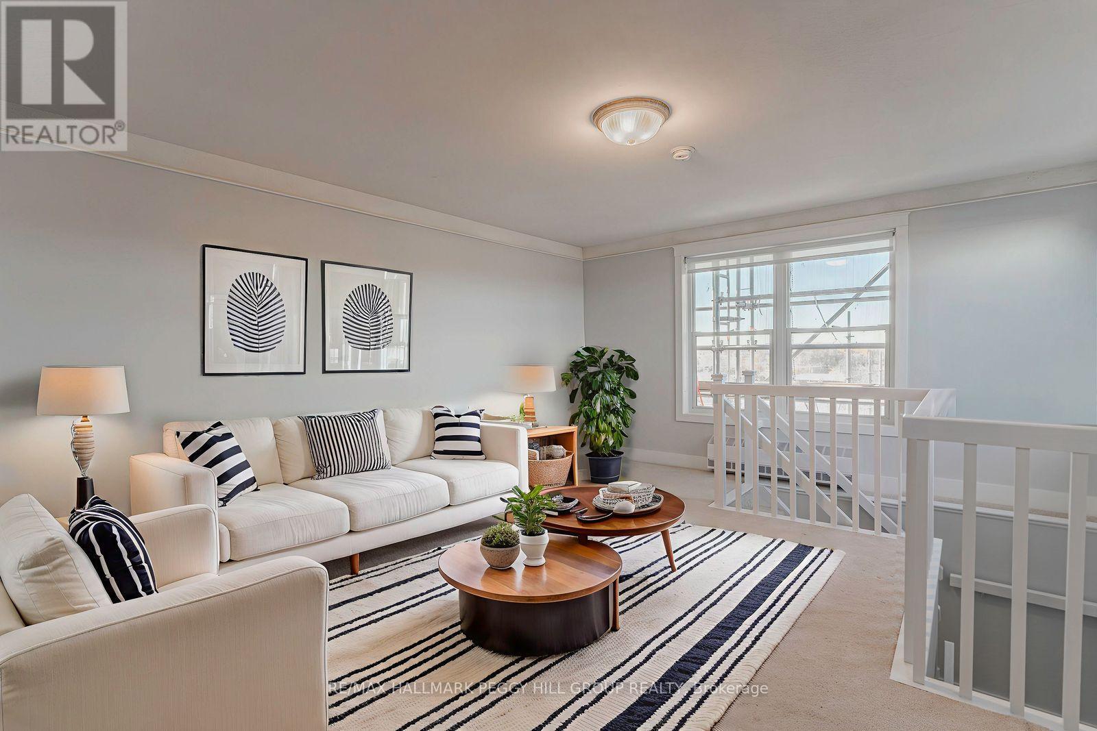 401 - 140 Cedar Island Road, Orillia, ON - Indoor Photo Showing Living Room