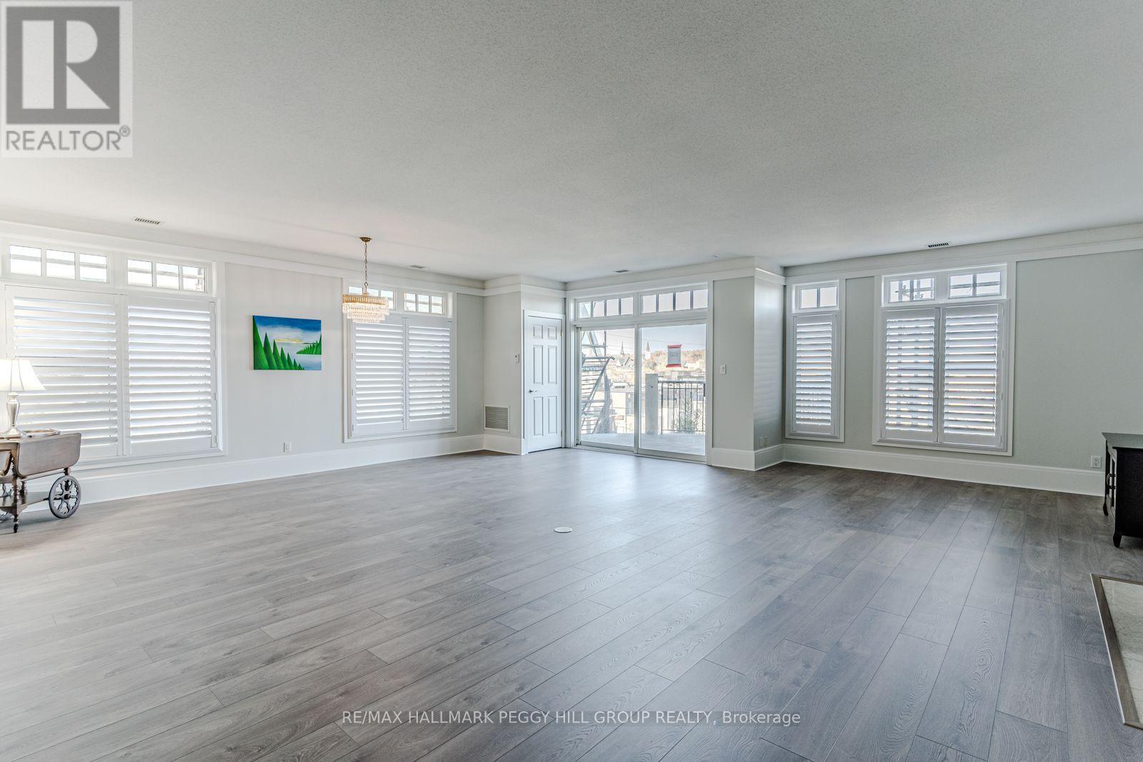401 - 140 Cedar Island Road, Orillia, ON - Indoor Photo Showing Living Room
