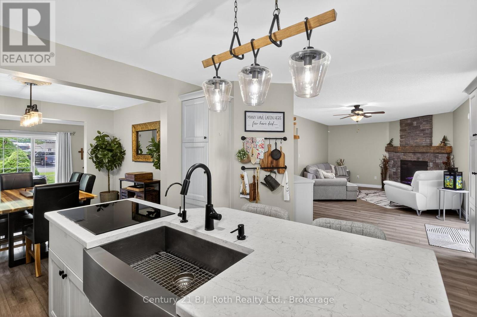 83 Wozniak Road, Penetanguishene, ON - Indoor With Fireplace