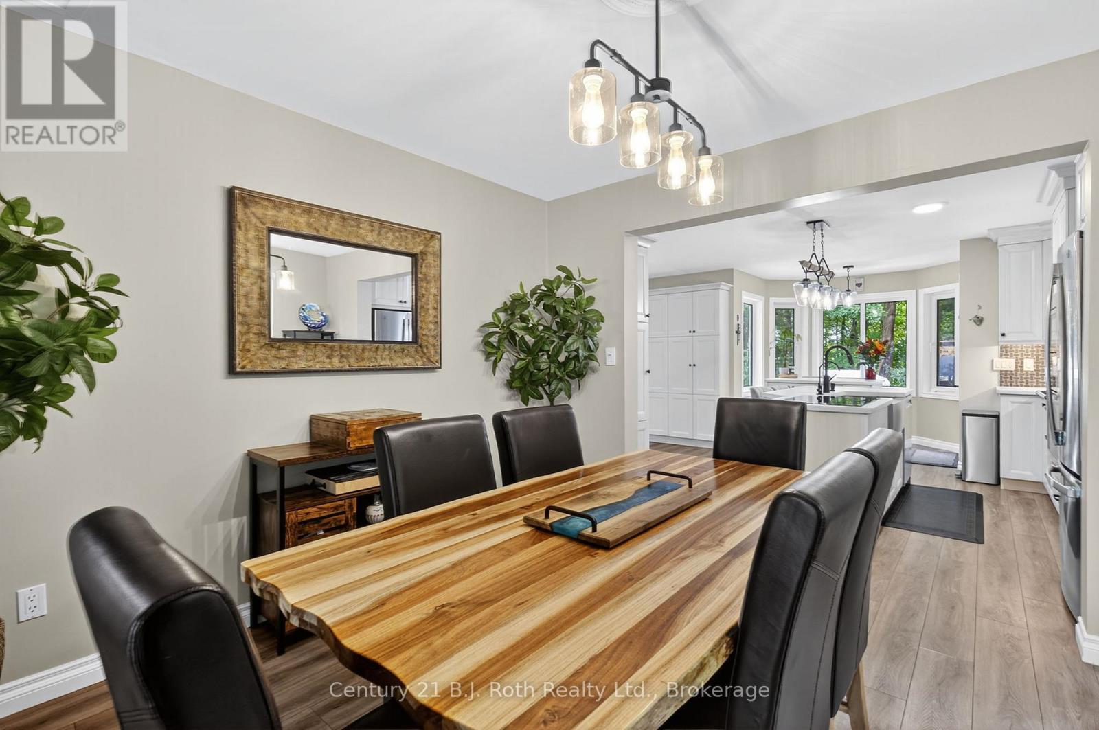 83 Wozniak Road, Penetanguishene, ON - Indoor Photo Showing Dining Room