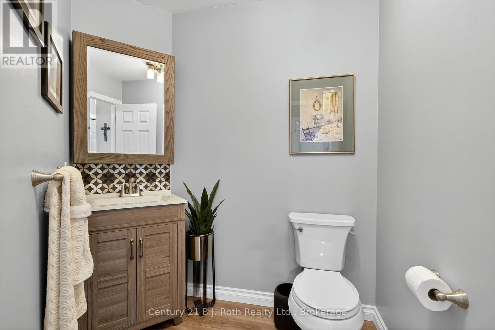 2 Pc Main Floor - 83 Wozniak Road, Penetanguishene, ON - Indoor Photo Showing Bathroom