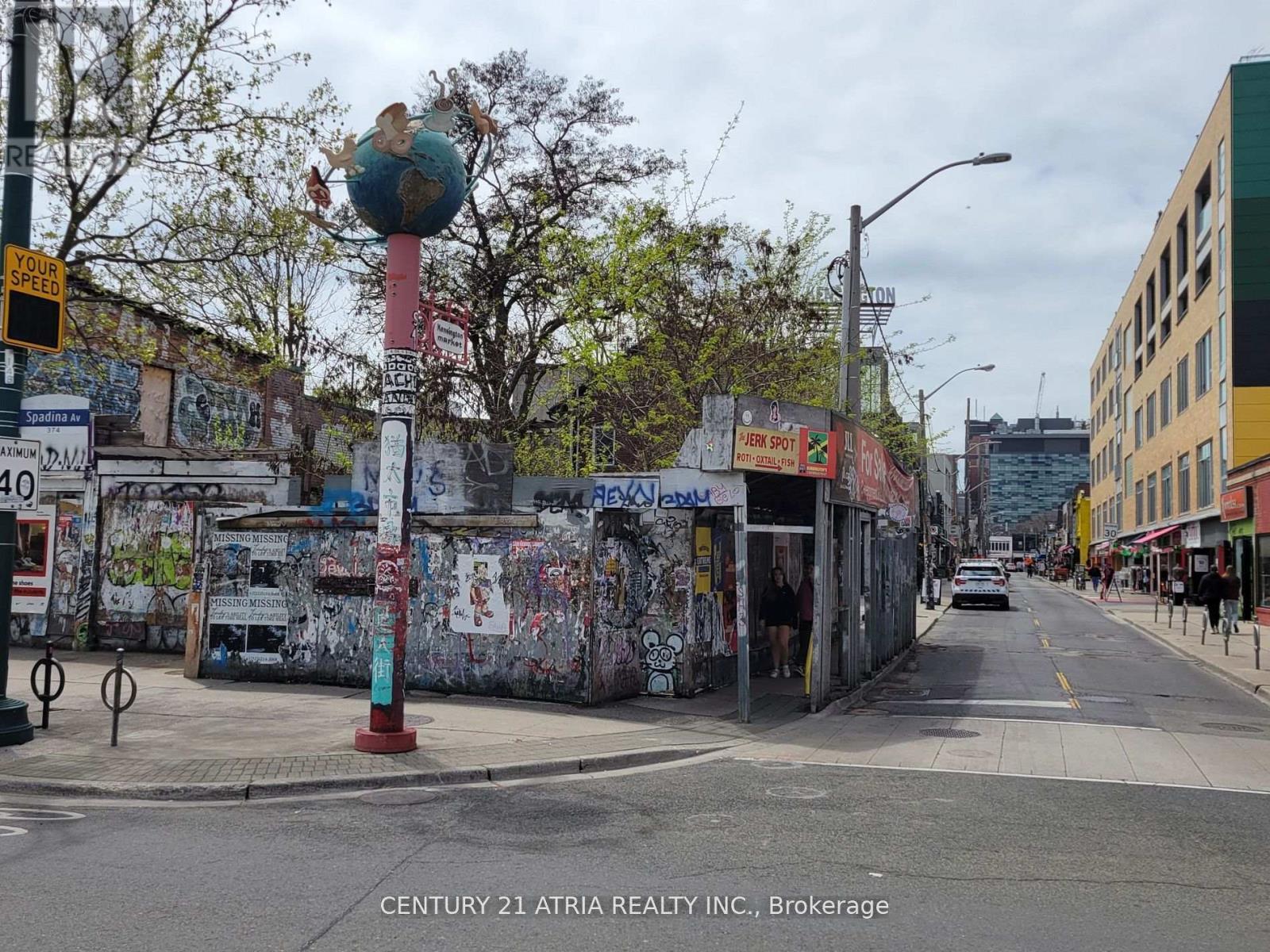 374 Spadina Avenue, Toronto, ON