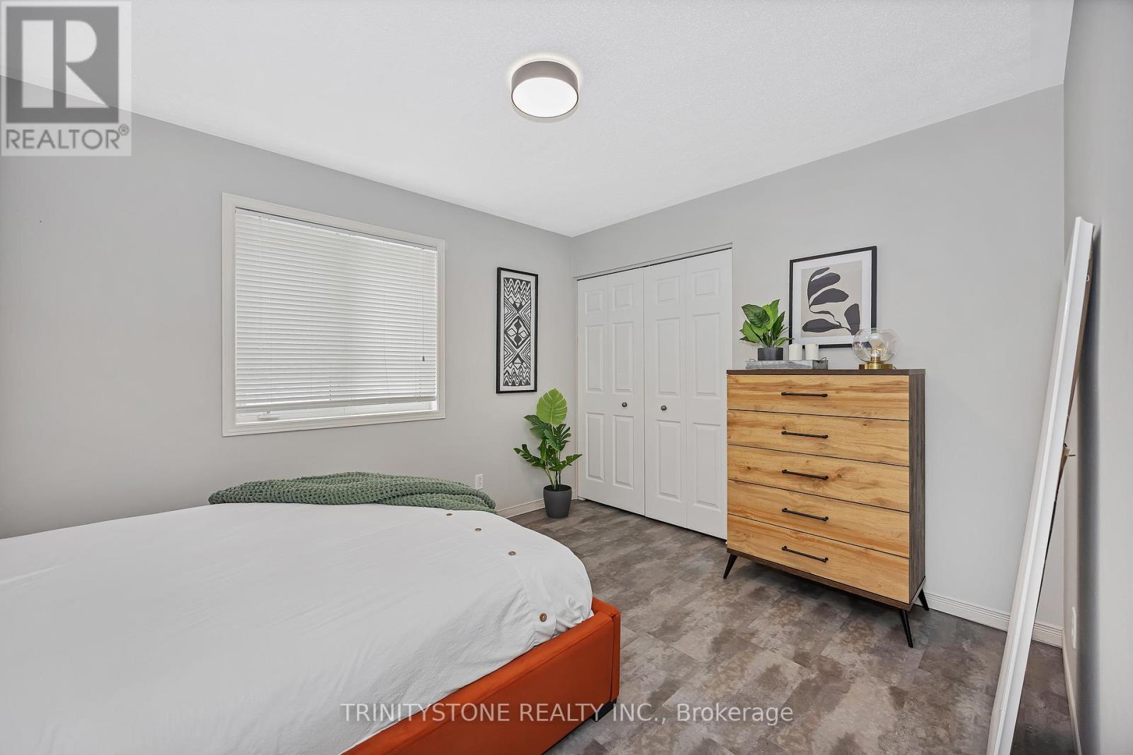 6127 Abbott Street E, Ottawa, ON - Indoor Photo Showing Bedroom