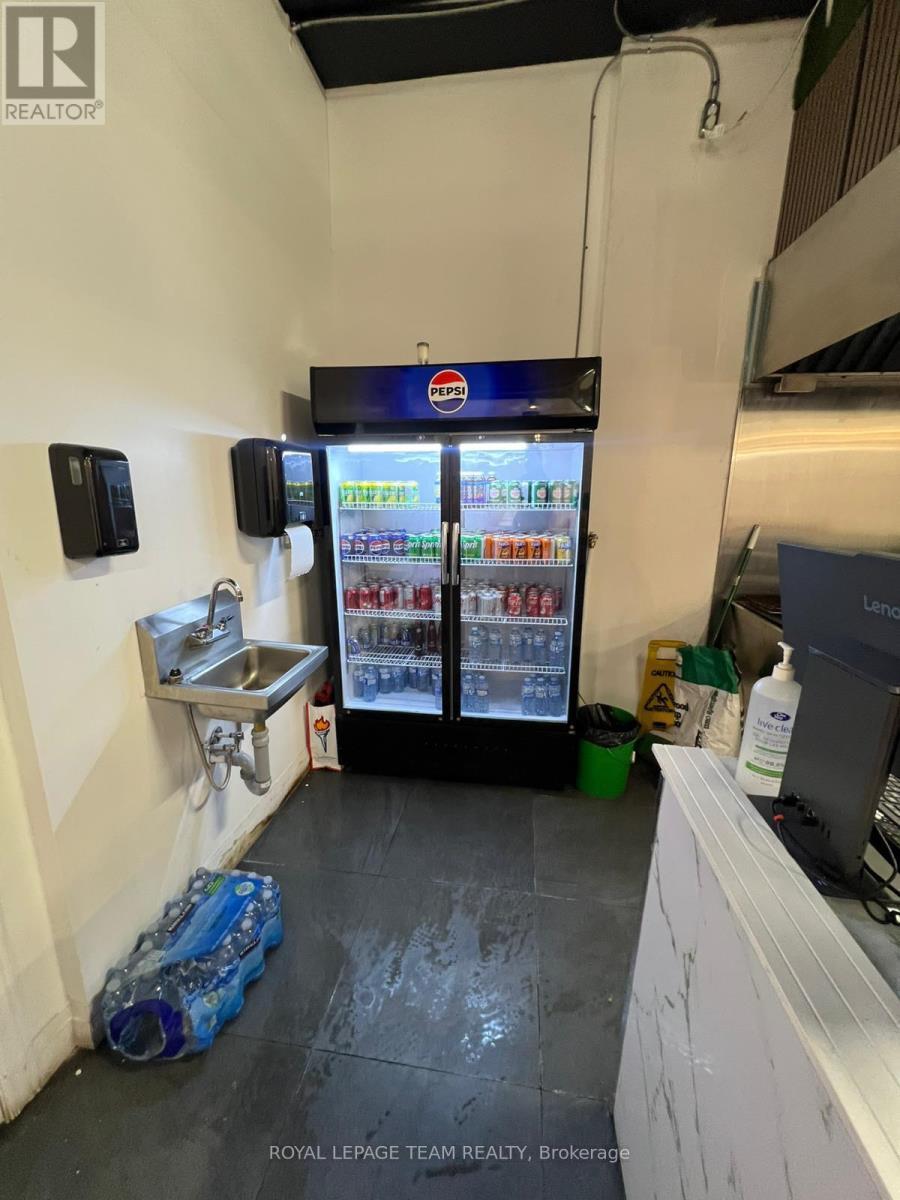 228 Bank Street, Ottawa, ON