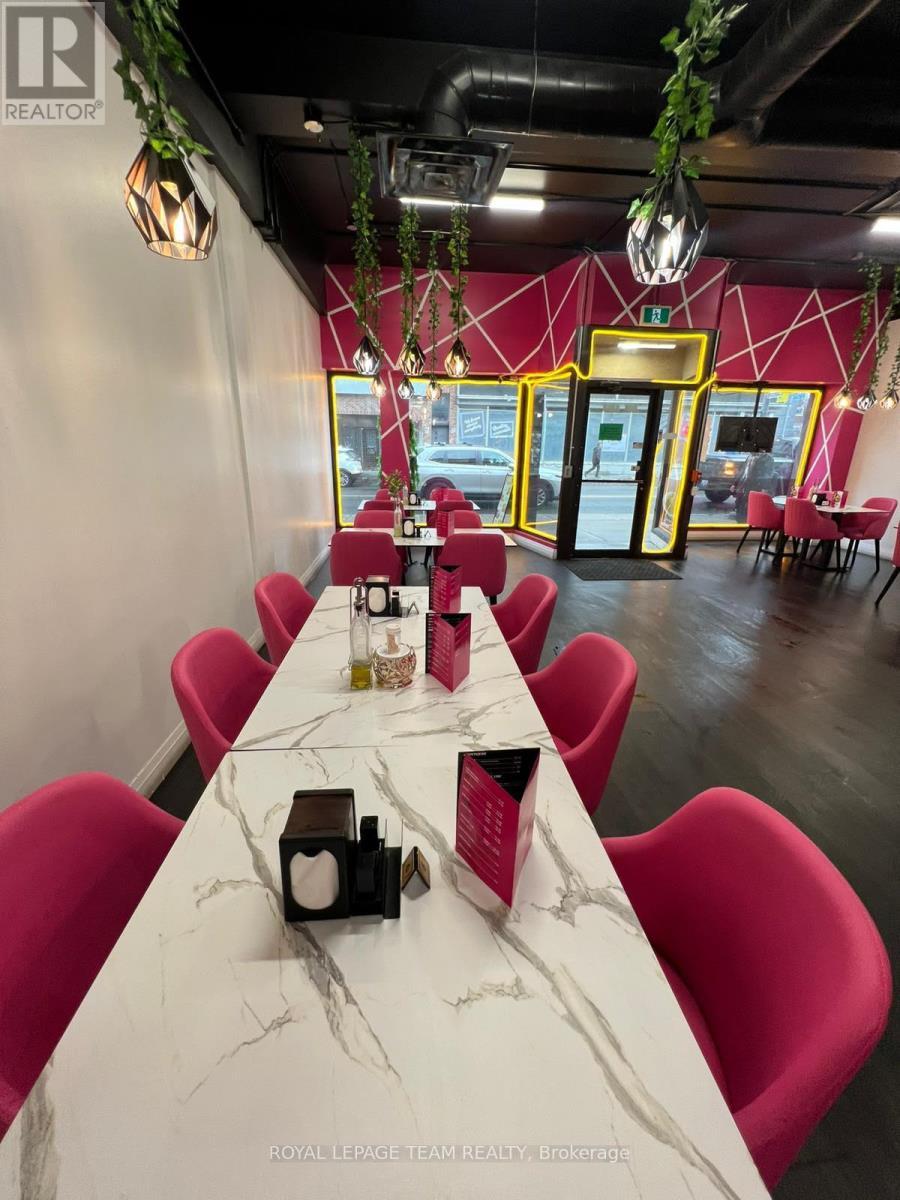 228 Bank Street, Ottawa, ON